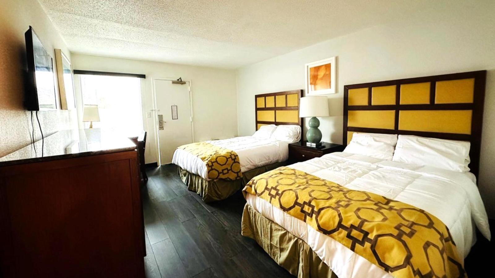 Baymont Inn And Suites By Wyndham Columbus / Near Osu Extérieur photo