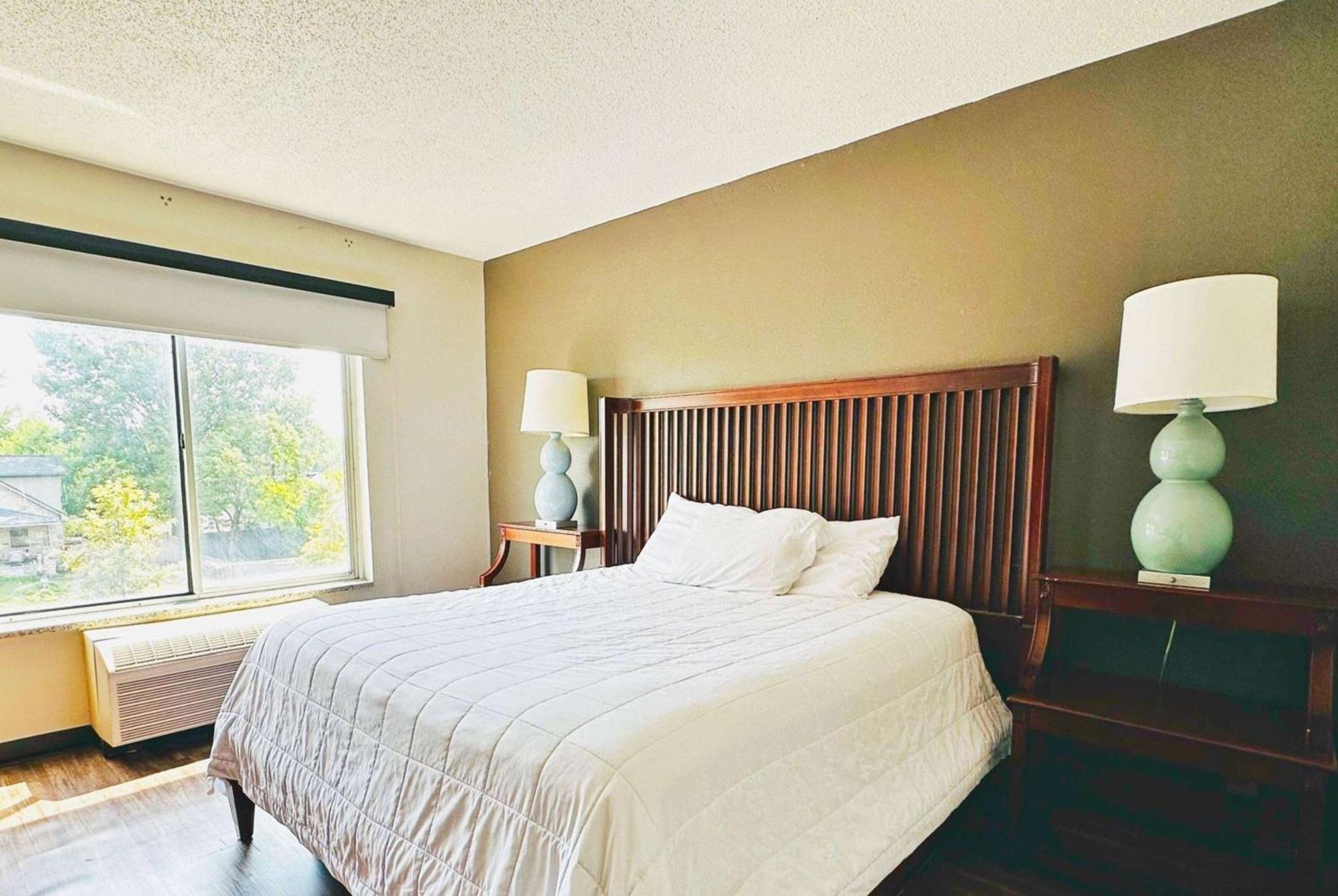 Baymont Inn And Suites By Wyndham Columbus / Near Osu Extérieur photo