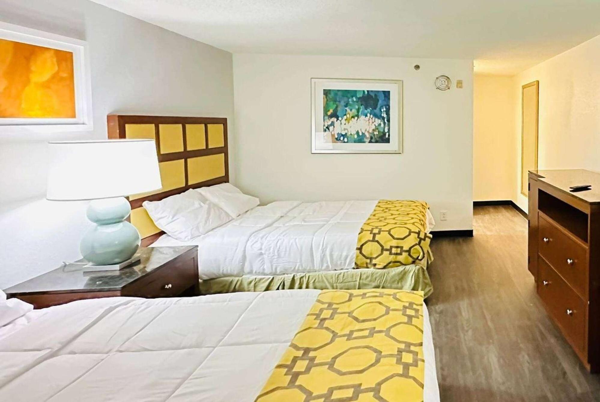 Baymont Inn And Suites By Wyndham Columbus / Near Osu Extérieur photo